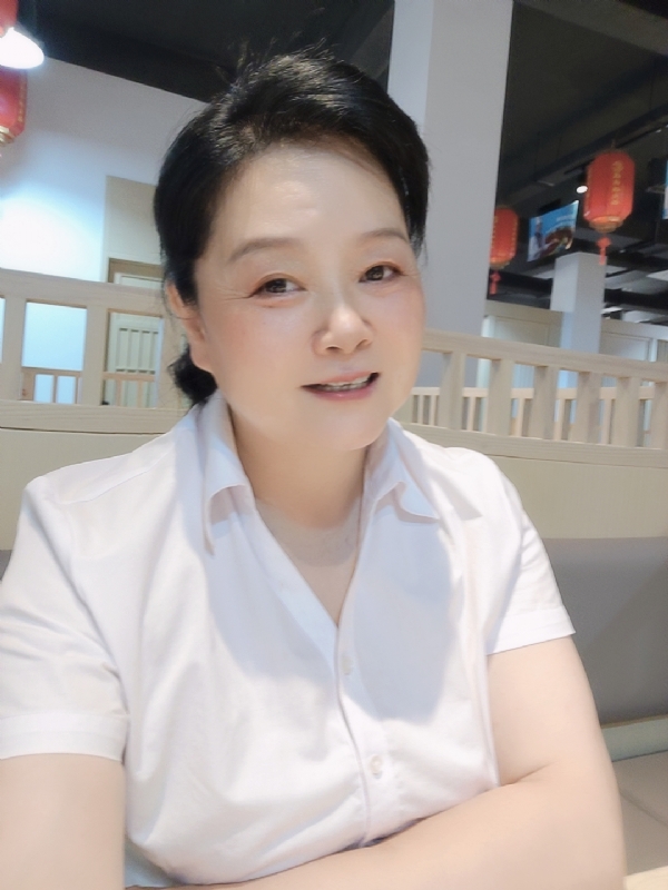 丁姐爱生活的第一张照片--桂林相亲服务中心