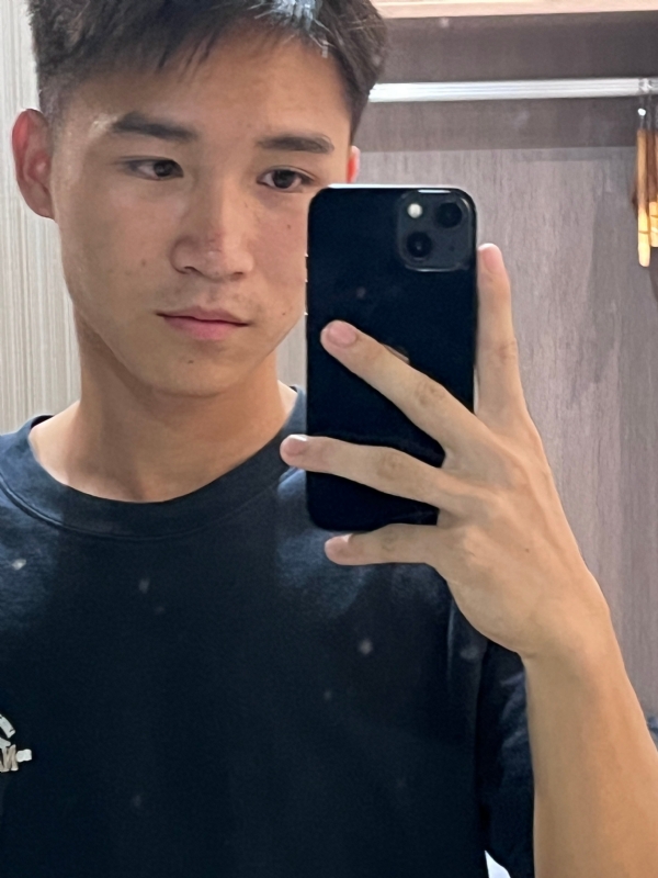画家的第二张照片--桂林相亲服务中心