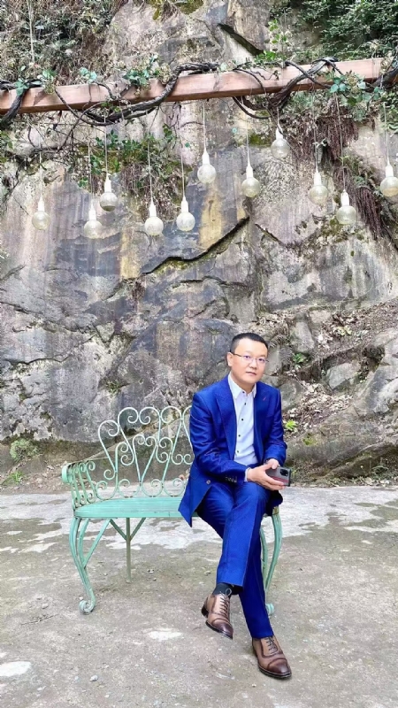 dikson的第一张照片--桂林相亲服务中心