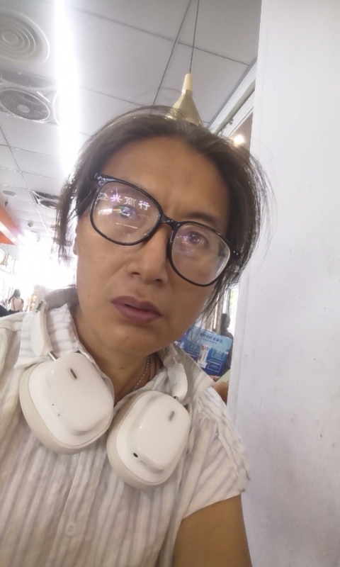 冬天的蔷薇的第三张照片--桂林相亲服务中心