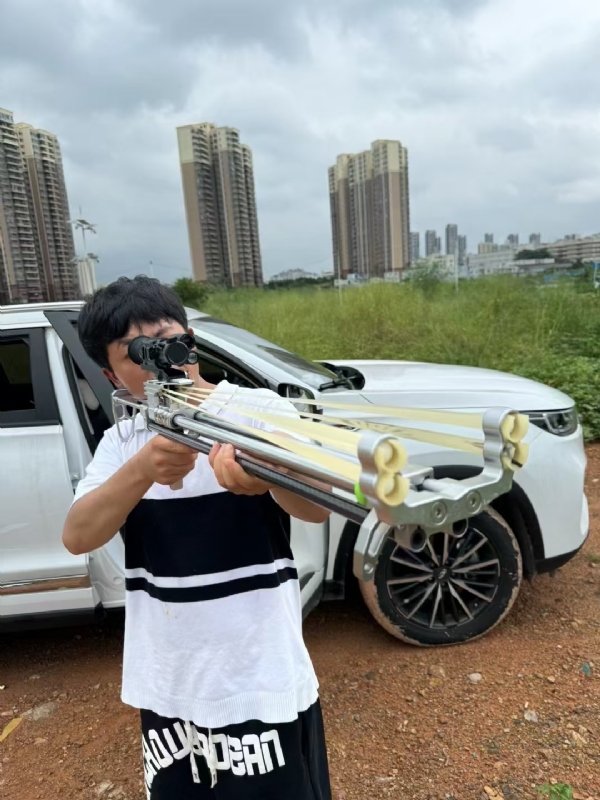 凌其飞的第一张照片--桂林相亲服务中心