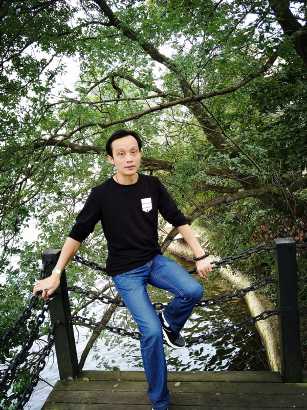 易进的第一张照片--桂林相亲服务中心