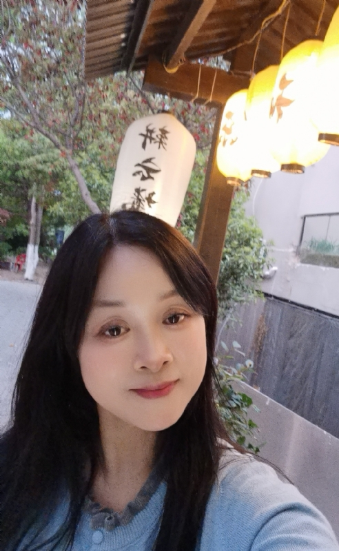 伊伊的第一张照片--桂林相亲服务中心