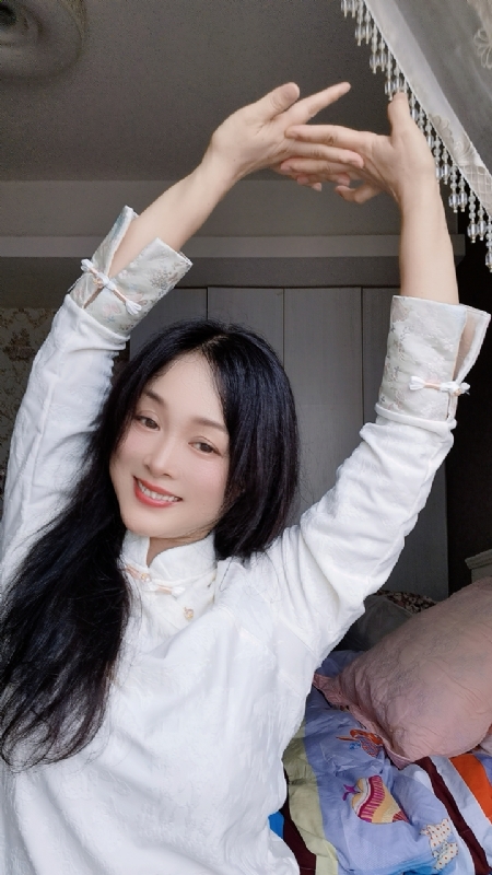 伊伊的第三张照片--桂林相亲服务中心