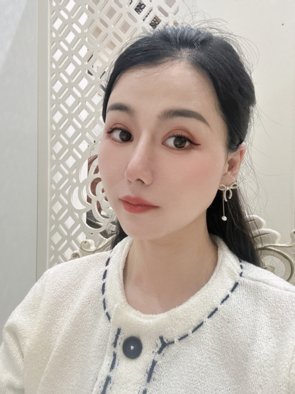 金莉的第一张照片--桂林相亲服务中心