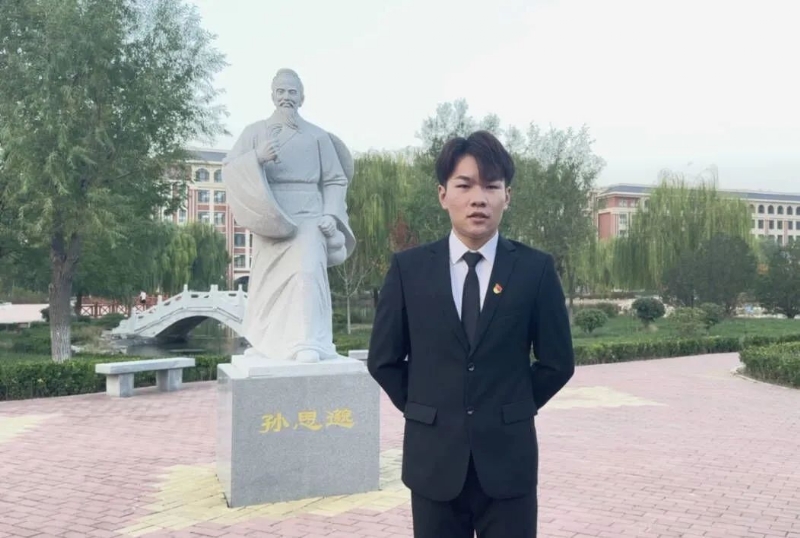 尚明月的第一张照片--桂林相亲服务中心