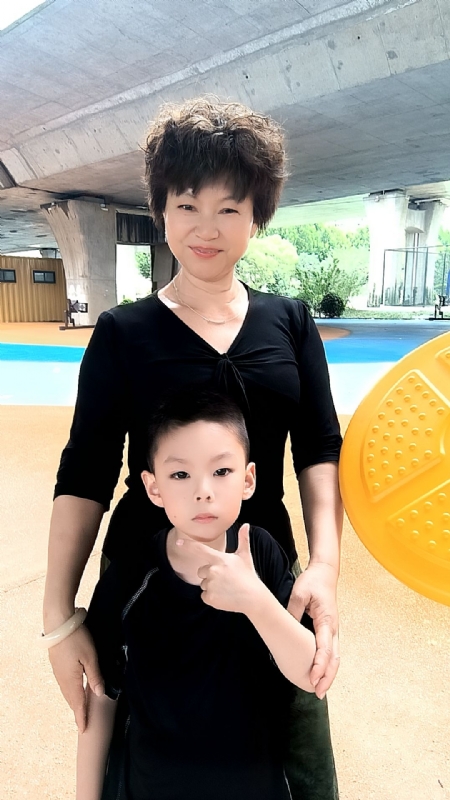 火凤凰的第一张照片--桂林相亲服务中心