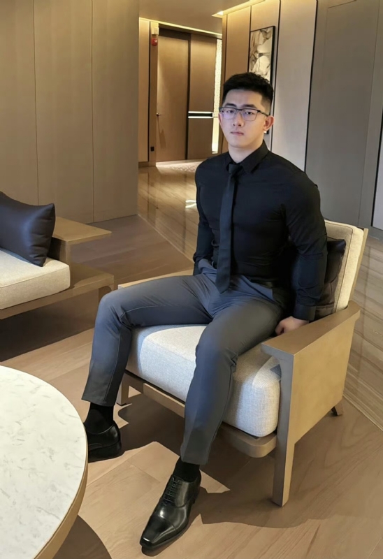 李寒外改英文可家的第一张照片--桂林相亲服务中心