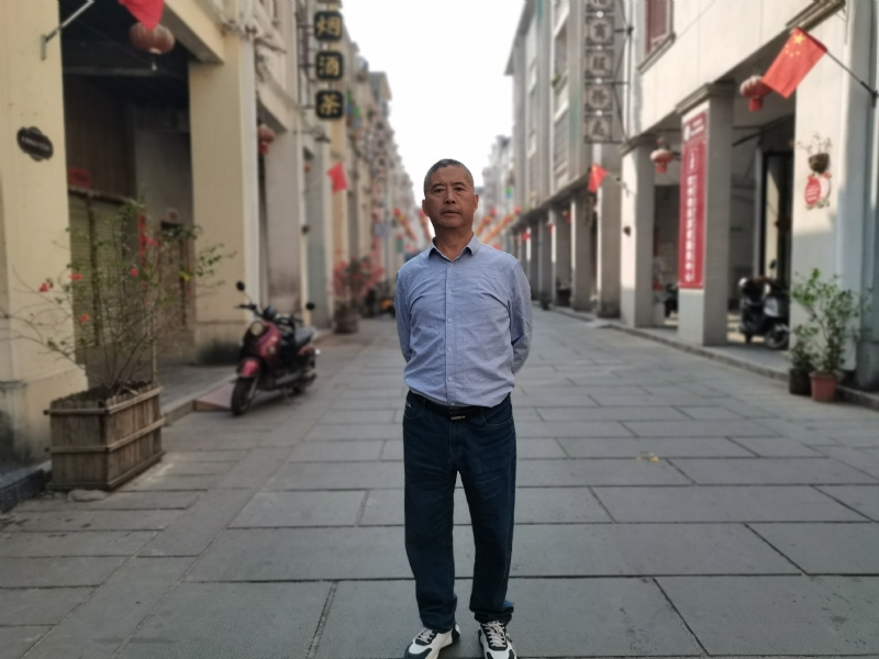 一粒尘埃的第一张照片--桂林相亲服务中心