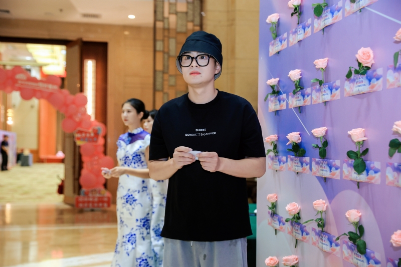 被驯服的象的第一张照片--桂林相亲服务中心