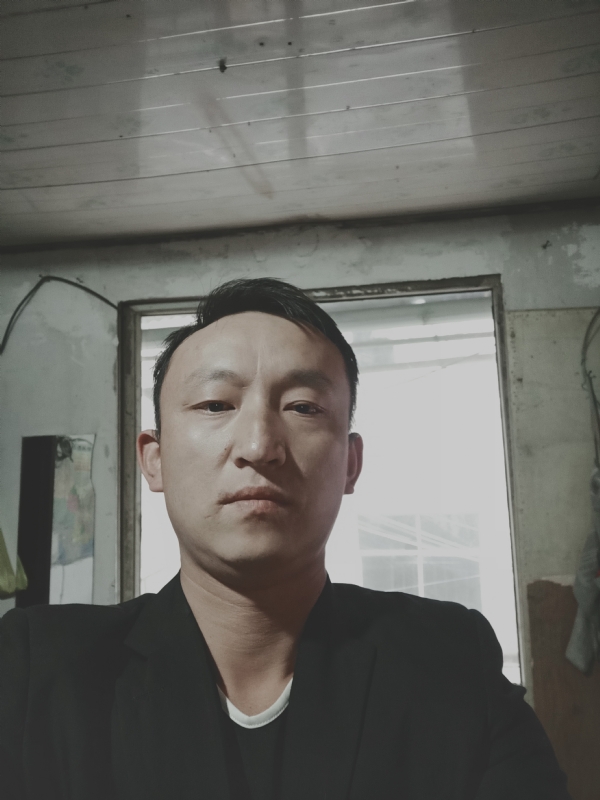 放弃爱你的第一张照片--桂林相亲服务中心