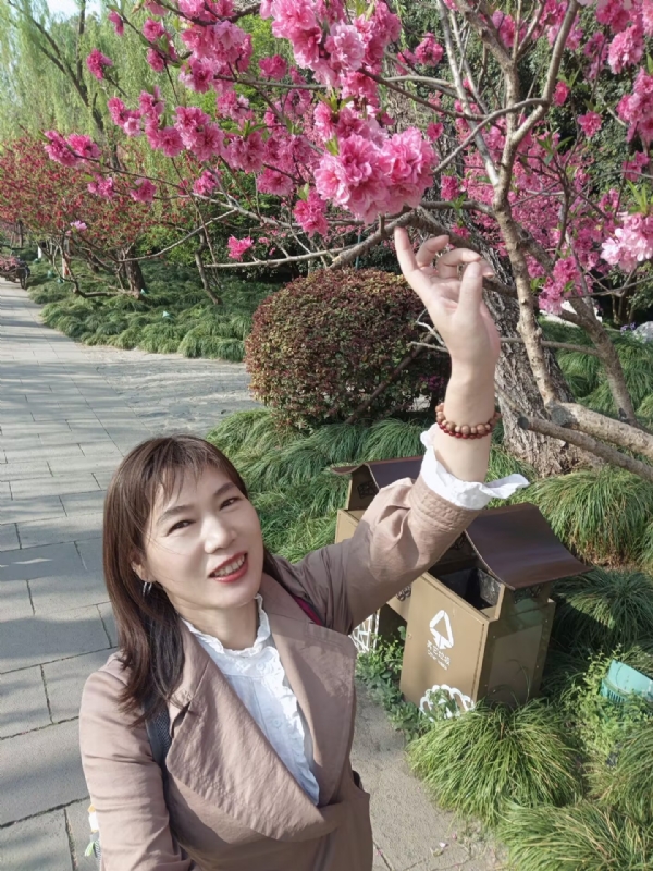 丽娜的第四张照片--桂林相亲服务中心