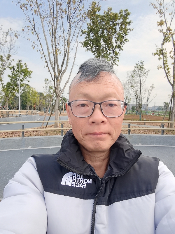 做喜欢的事的第一张照片--桂林相亲服务中心