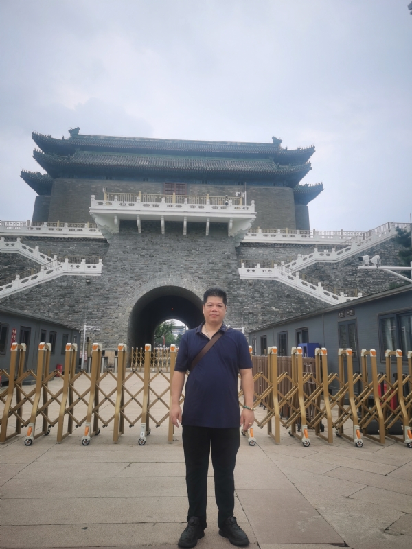 伟哥的第一张照片--桂林相亲服务中心