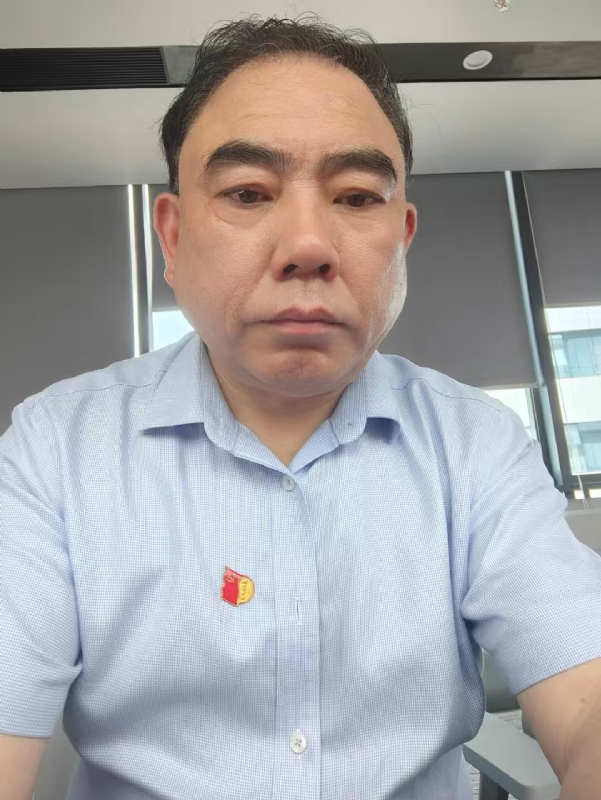 邹先生的第三张照片--桂林相亲服务中心