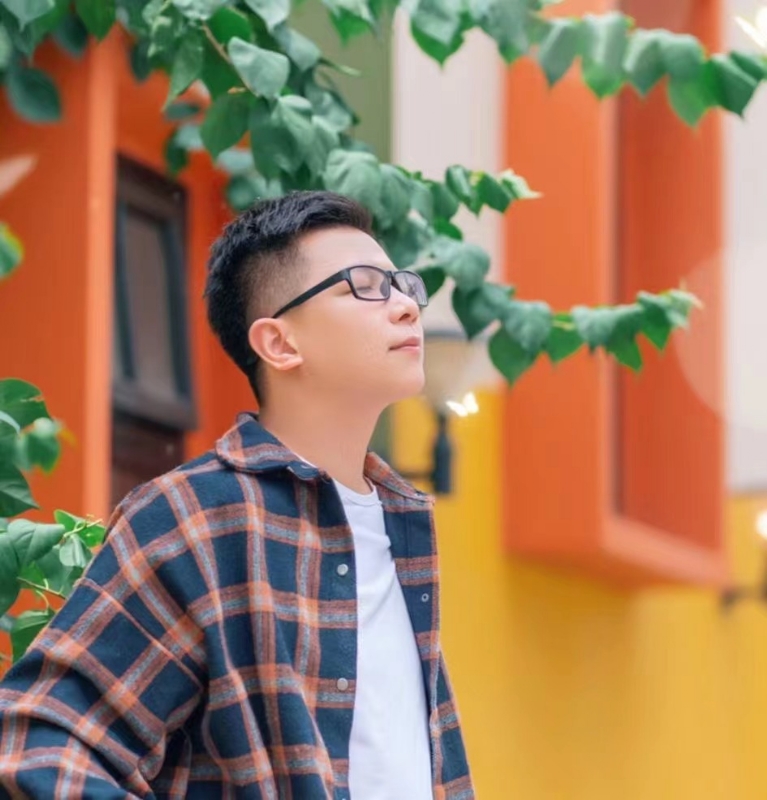 版本之子的第一张照片--桂林相亲服务中心